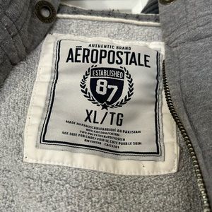 Aeropostale XL Zip up hoodie! Could work for women or men!